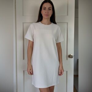 Nation LTD - Finn Crewneck
Dress in Cream